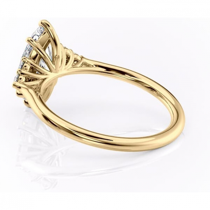 Inel de logodnă Ivylyn din aur Galben 14kt cu moissanite tăietură marquise – Montură cu trei pietre rafinată pentru profil mediu | Personalizează și configurează gratuit online [5]