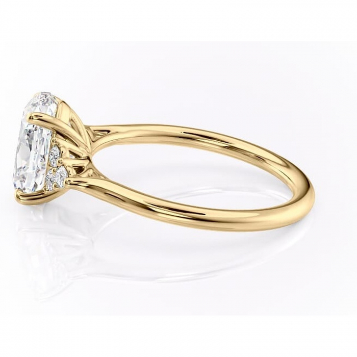 Inel de logodnă Ivylyn din aur Galben 14kt cu moissanite tăietură ovală – Montură cu trei pietre rafinată pentru profil mediu | Personalizează și configurează gratuit online [6]