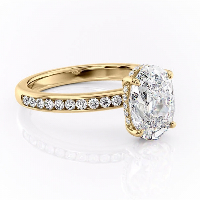Inel de logodnă Jade din aur Galben 18kt cu moissanite tăietură ovală – Montură cu canal rafinată pentru profil înalt | Personalizează și configurează gratuit online [1]