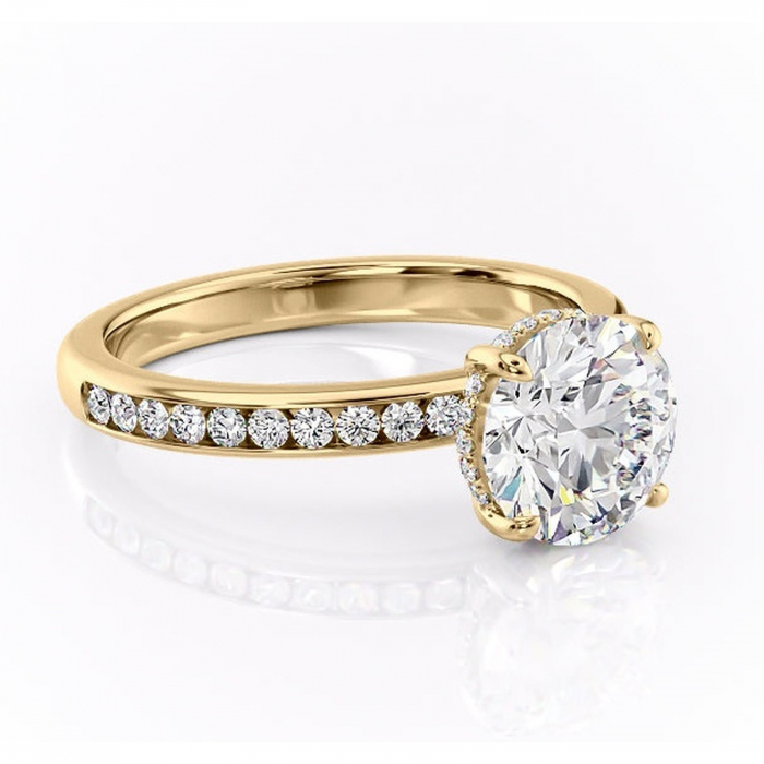 Inel de logodnă Jade din aur Galben 14kt cu moissanite tăietură rotundă – Montură cu canal rafinată pentru profil înalt | Personalizează și configurează gratuit online [1]