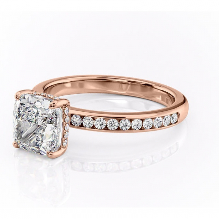Inel de logodnă Jade din aur Rose 18kt cu moissanite tăietură pernă – Montură cu canal rafinată pentru profil înalt | Personalizează și configurează gratuit online [7]