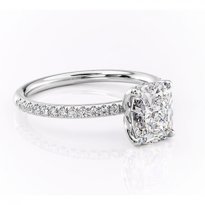 Inel de logodnă Jessamine din aur Alb 14kt cu moissanite tăietură pernă – Montură pavé rafinată pentru profil înalt | Personalizează și configurează gratuit online [1]