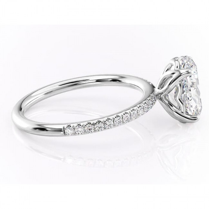 Inel de logodnă Jessamine din aur Alb 14kt cu moissanite tăietură ovală – Montură pavé rafinată pentru profil înalt | Personalizează și configurează gratuit online [2]