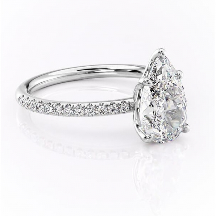 Inel de logodnă Jessamine din aur Alb 14kt cu moissanite tăietură pară – Montură pavé rafinată pentru profil înalt | Personalizează și configurează gratuit online [1]