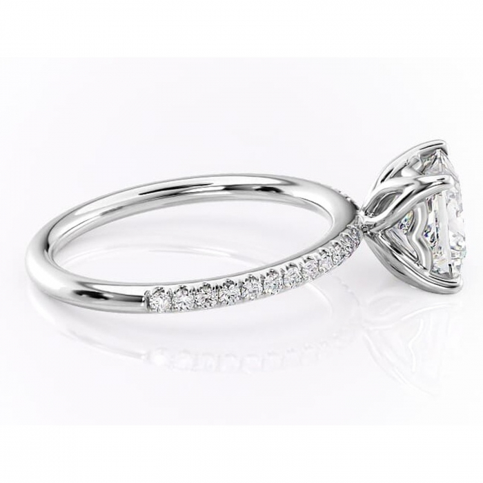 Inel de logodnă Jessamine din aur Alb 14kt cu moissanite tăietură princess – Montură pavé rafinată pentru profil înalt | Personalizează și configurează gratuit online [2]