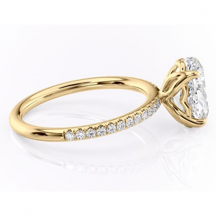 Inel de logodnă Jessamine din aur Galben 14kt cu moissanite tăietură ovală – Montură pavé rafinată pentru profil înalt | Personalizează și configurează gratuit online [2]