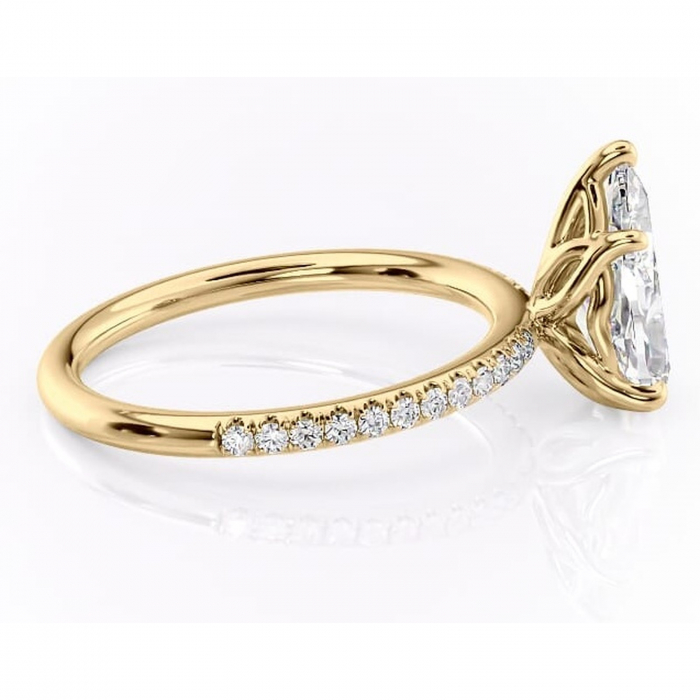 Inel de logodnă Jessamine din aur Galben 14kt cu moissanite tăietură pară – Montură pavé rafinată pentru profil înalt | Personalizează și configurează gratuit online [2]