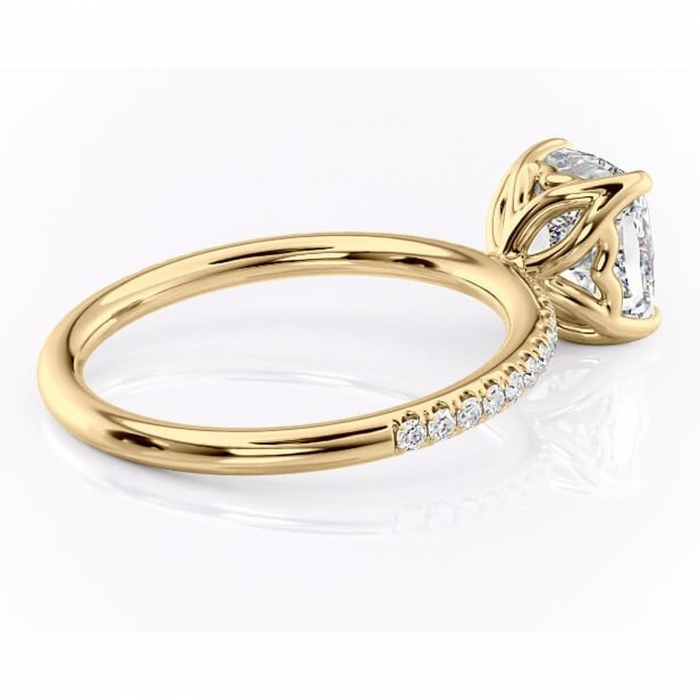 Inel de logodnă Jessamine din aur Galben 18kt cu moissanite tăietură pernă – Montură pavé rafinată pentru profil înalt | Personalizează și configurează gratuit online [3]