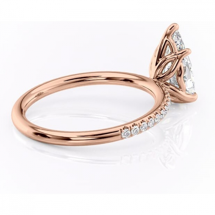 Inel de logodnă Jessamine din aur Rose 18kt cu moissanite tăietură pară – Montură pavé rafinată pentru profil înalt | Personalizează și configurează gratuit online [3]