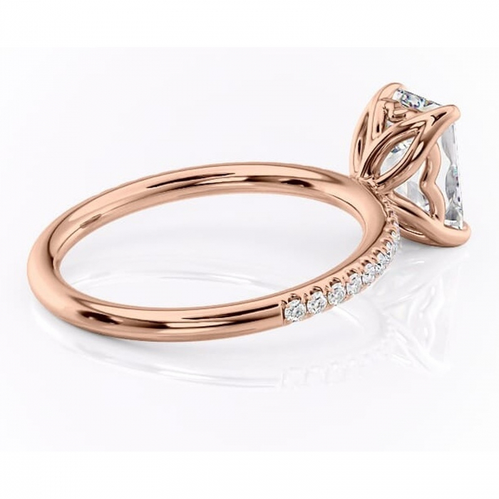 Inel de logodnă Jessamine din aur Rose 14kt cu moissanite tăietură smarald – Montură pavé rafinată pentru profil înalt | Personalizează și configurează gratuit online [3]