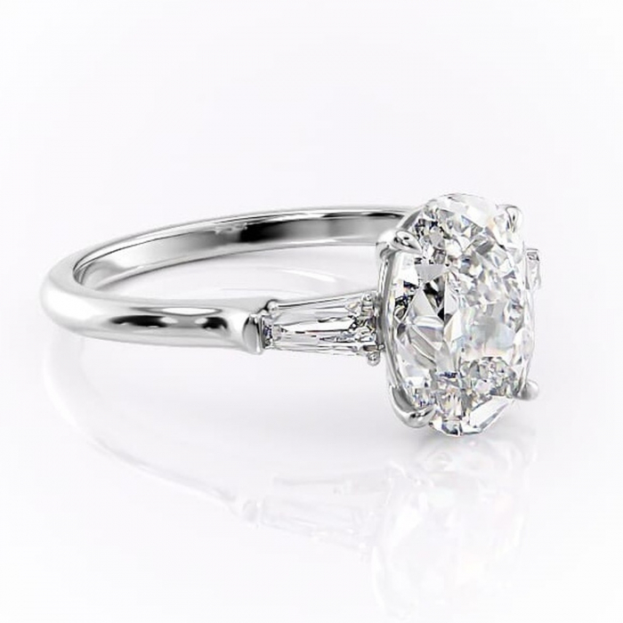 Inel de logodnă Juliette din aur Alb 14kt cu moissanite tăietură ovală – Solitar rafinată pentru profil înalt | Personalizează și configurează gratuit online [1]