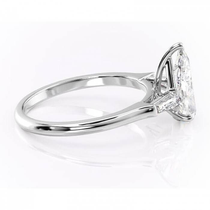 Inel de logodnă Juliette din aur Alb 14kt cu moissanite tăietură pară – Solitar rafinată pentru profil înalt | Personalizează și configurează gratuit online [2]