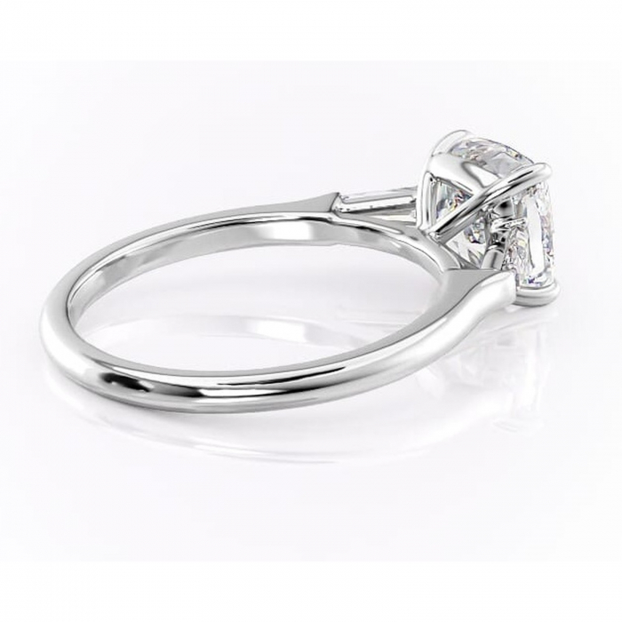 Inel de logodnă Juliette din aur Alb 14kt cu moissanite tăietură pernă – Solitar rafinată pentru profil înalt | Personalizează și configurează gratuit online [3]