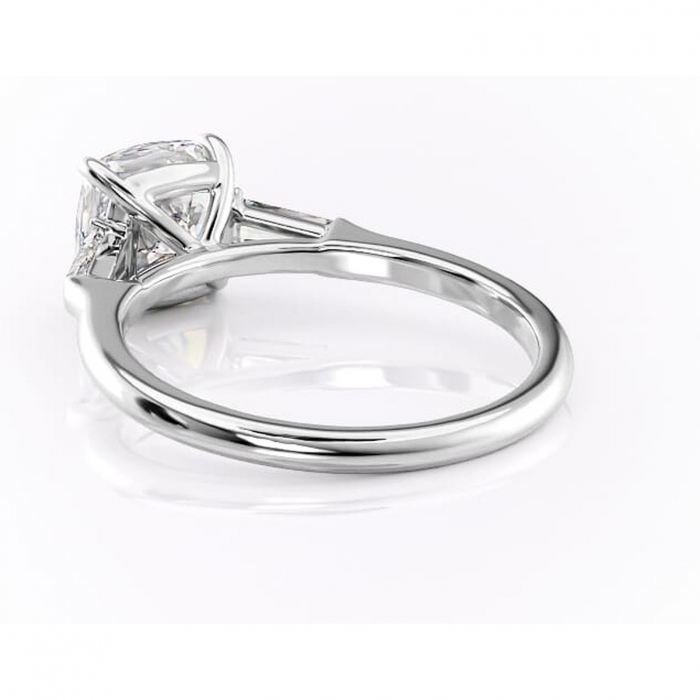 Inel de logodnă Juliette din aur Alb 14kt cu moissanite tăietură pernă – Solitar rafinată pentru profil înalt | Personalizează și configurează gratuit online [4]