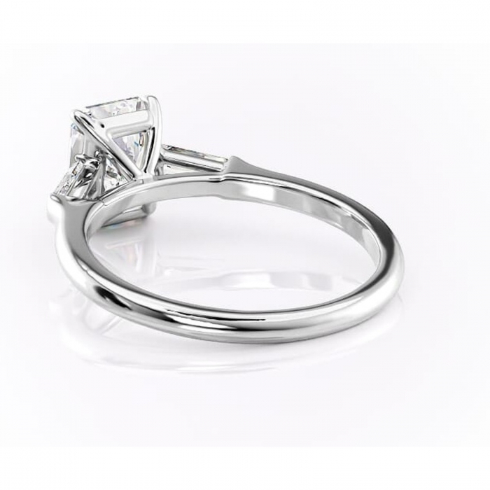 Inel de logodnă Juliette din aur Alb 14kt cu moissanite tăietură radiantă – Solitar rafinată pentru profil înalt | Personalizează și configurează gratuit online [4]