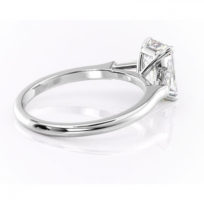 Inel de logodnă Juliette din aur Alb 14kt cu moissanite tăietură smarald – Solitar rafinată pentru profil înalt | Personalizează și configurează gratuit online [3]