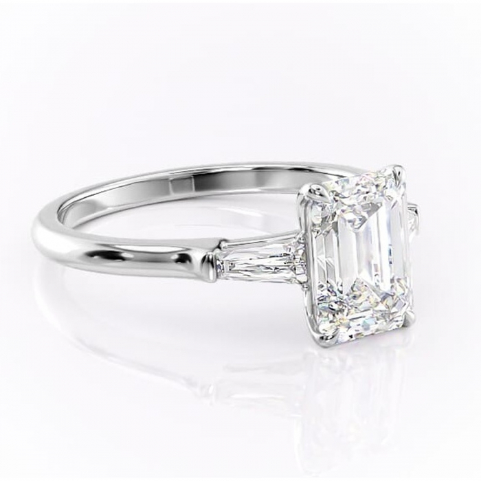 Inel de logodnă Juliette din aur Alb 14kt cu moissanite tăietură smarald – Solitar rafinată pentru profil înalt | Personalizează și configurează gratuit online [1]