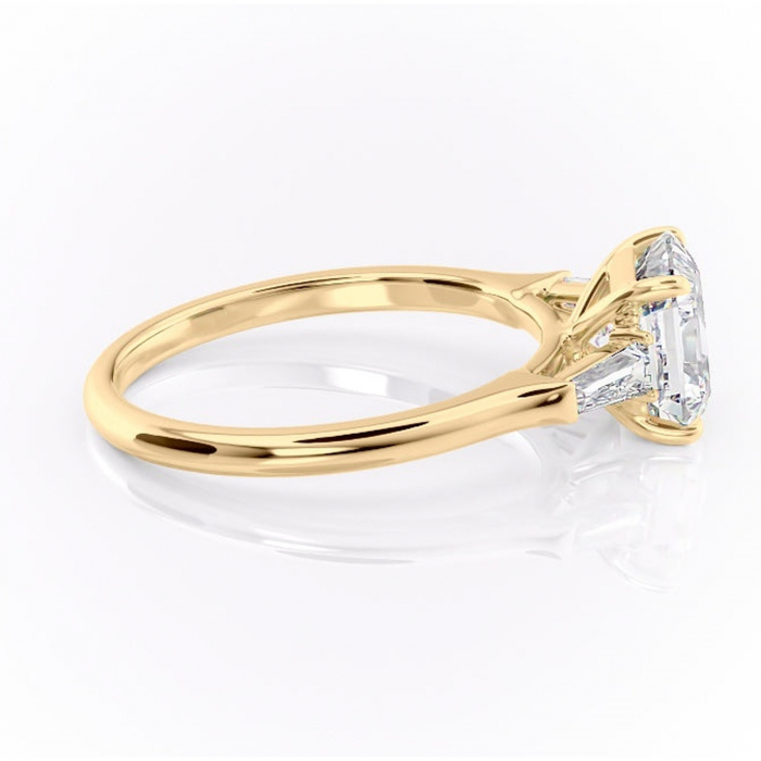 Inel de logodnă Juliette din aur Galben 18kt cu moissanite tăietură asscher – Solitar rafinată pentru profil înalt | Personalizează și configurează gratuit online [2]