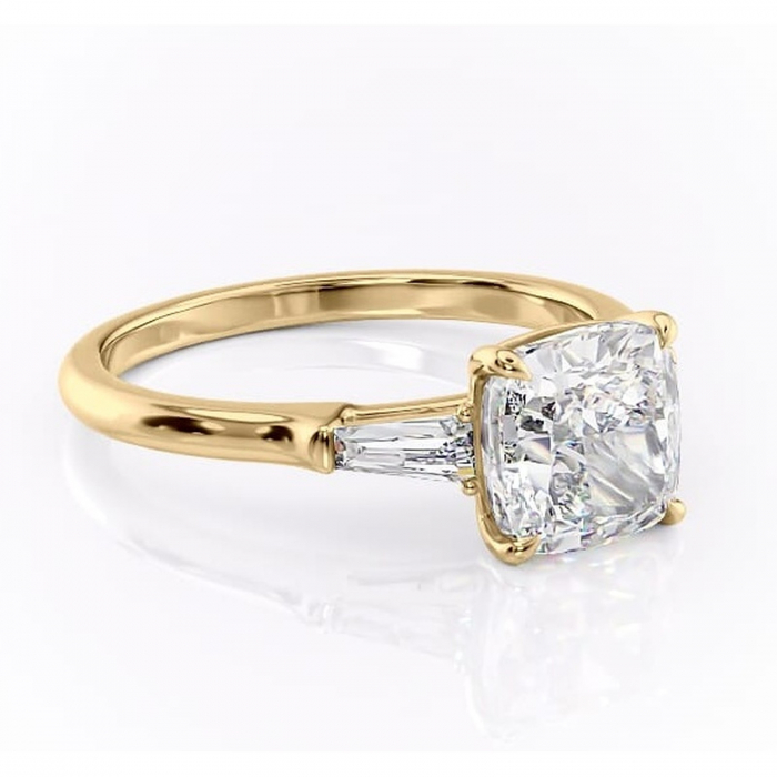 Inel de logodnă Juliette din aur Galben 14kt cu moissanite tăietură pernă – Solitar rafinată pentru profil înalt | Personalizează și configurează gratuit online [1]