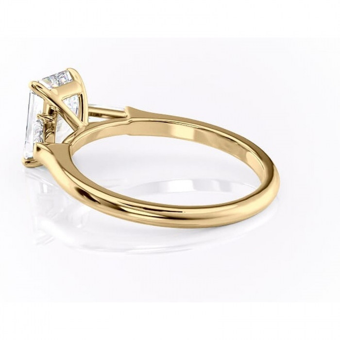 Inel de logodnă Juliette din aur Galben 14kt cu moissanite tăietură smarald – Solitar rafinată pentru profil înalt | Personalizează și configurează gratuit online [5]