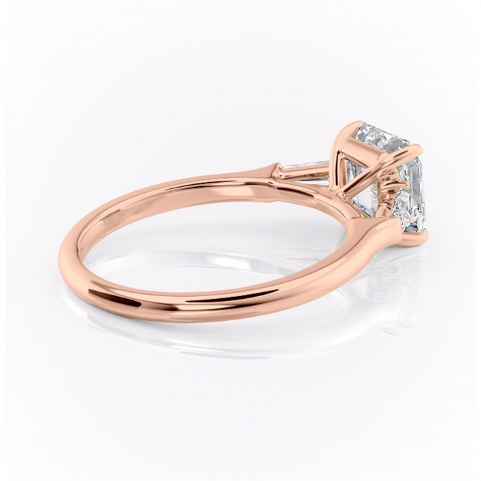 Inel de logodnă Juliette din aur Rose 14kt cu moissanite tăietură asscher – Solitar rafinată pentru profil înalt | Personalizează și configurează gratuit online [3]