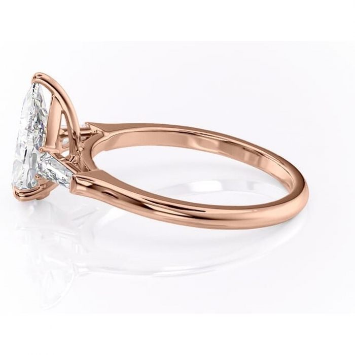 Inel de logodnă Juliette din aur Rose 14kt cu moissanite tăietură pară – Solitar rafinată pentru profil înalt | Personalizează și configurează gratuit online [6]