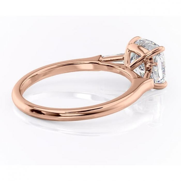 Inel de logodnă Juliette din aur Rose 14kt cu moissanite tăietură pernă – Solitar rafinată pentru profil înalt | Personalizează și configurează gratuit online [3]