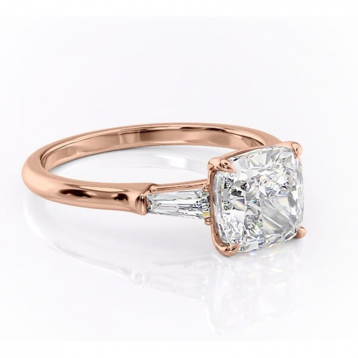 Inel de logodnă Juliette din aur Rose 14kt cu moissanite tăietură pernă – Solitar rafinată pentru profil înalt | Personalizează și configurează gratuit online [1]