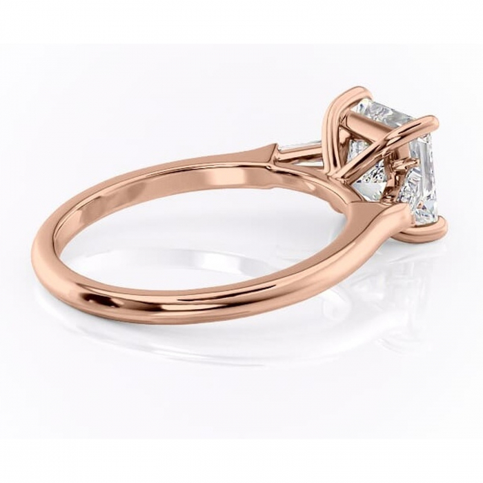 Inel de logodnă Juliette din aur Rose 14kt cu moissanite tăietură princess – Solitar rafinată pentru profil înalt | Personalizează și configurează gratuit online [3]