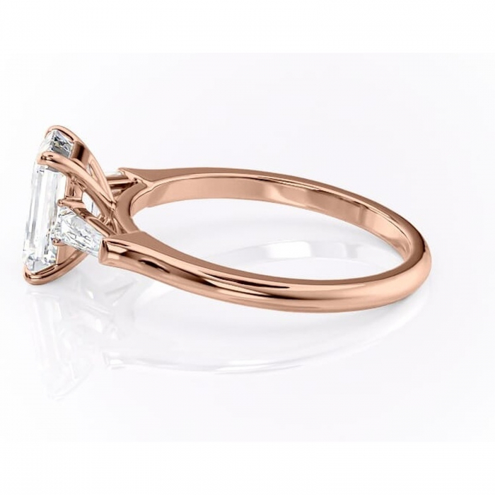 Inel de logodnă Juliette din aur Rose 18kt cu moissanite tăietură smarald – Solitar rafinată pentru profil înalt | Personalizează și configurează gratuit online [6]