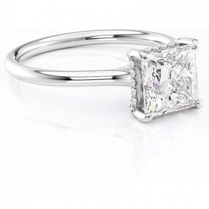 Inel de logodnă Kaia din aur Alb 18kt cu moissanite tăietură princess – Solitar rafinată pentru profil mediu | Personalizează și configurează gratuit online [1]