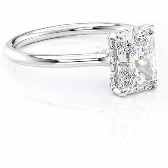 Inel de logodnă Kaia din aur Alb 14kt cu moissanite tăietură radiantă – Solitar rafinată pentru profil mediu | Personalizează și configurează gratuit online [1]