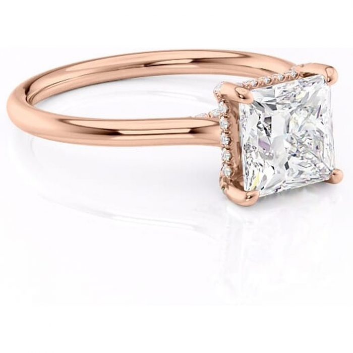Inel de logodnă Kaia din aur Rose 18kt cu moissanite tăietură princess – Solitar rafinată pentru profil mediu | Personalizează și configurează gratuit online [1]