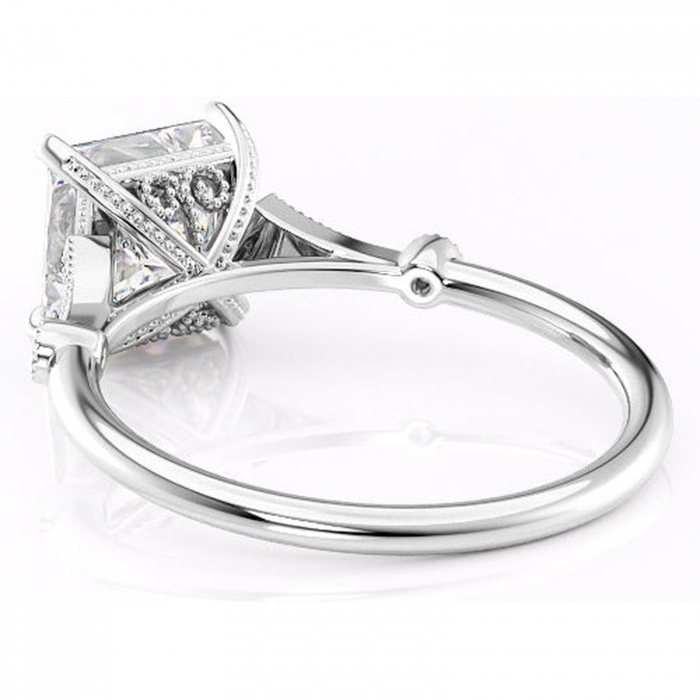 Inel de logodnă Lacey din aur Alb 14kt cu moissanite tăietură princess – Pietre laterale rafinată pentru profil înalt | Personalizează și configurează gratuit online [4]