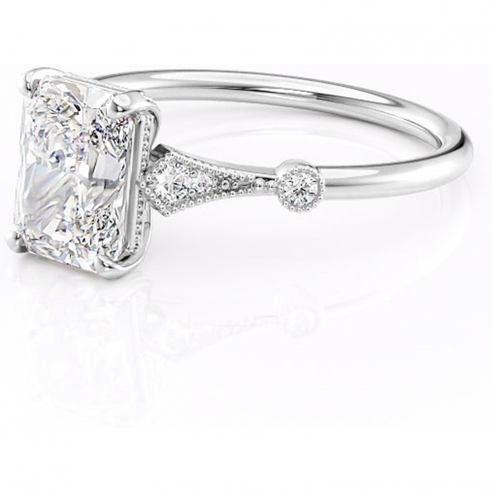 Inel de logodnă Lacey din aur Alb 14kt cu moissanite tăietură radiantă – Pietre laterale rafinată pentru profil înalt | Personalizează și configurează gratuit online [7]