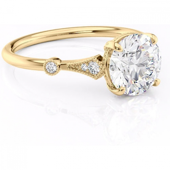 Inel de logodnă Lacey din aur Galben 14kt cu moissanite tăietură rotundă – Pietre laterale rafinată pentru profil înalt | Personalizează și configurează gratuit online [1]