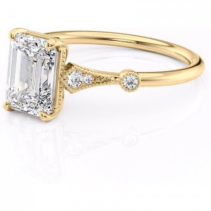 Inel de logodnă Lacey din aur Galben 14kt cu moissanite tăietură smarald – Pietre laterale rafinată pentru profil înalt | Personalizează și configurează gratuit online [7]