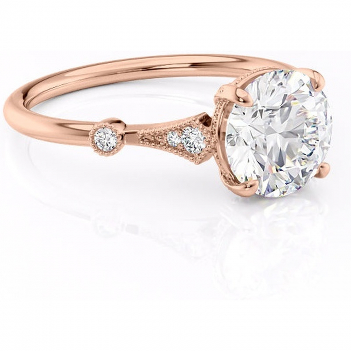 Inel de logodnă Lacey din aur Rose 14kt cu moissanite tăietură rotundă – Pietre laterale rafinată pentru profil înalt | Personalizează și configurează gratuit online [1]