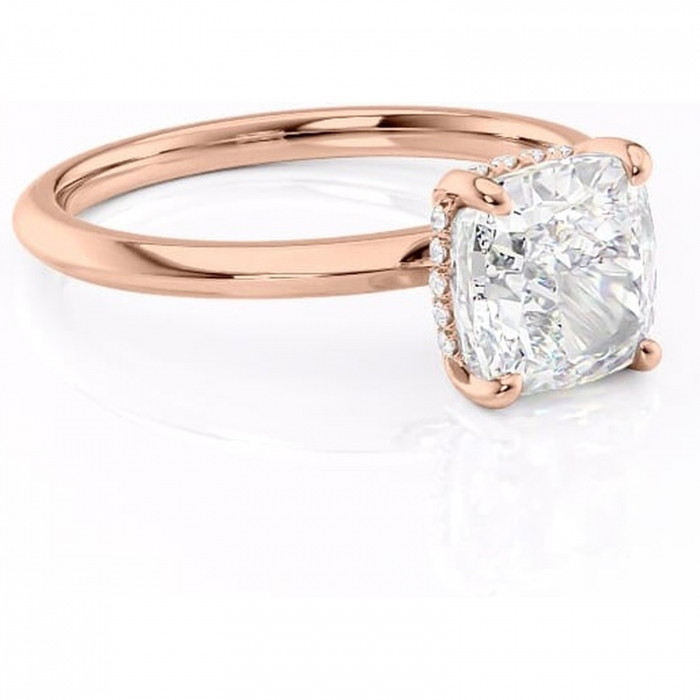 Inel de logodnă Lavender din aur Rose 18kt cu moissanite tăietură pernă – Solitar rafinată pentru profil înalt | Personalizează și configurează gratuit online [1]