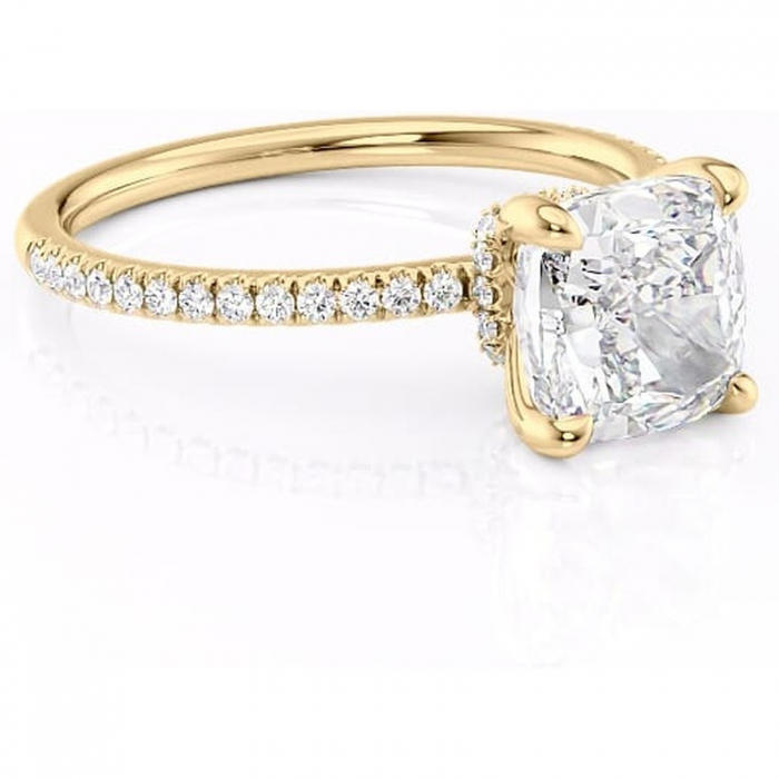 Inel de logodnă Lavinia din aur Galben 14kt cu moissanite tăietură pernă – Montură pavé rafinată pentru profil înalt | Personalizează și configurează gratuit online [1]