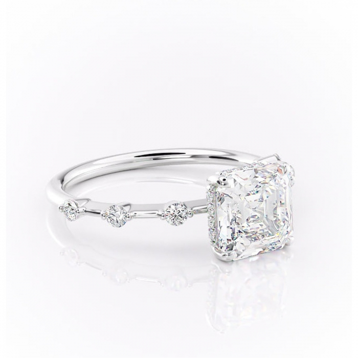 Inel de logodnă Lilya din aur Alb 14kt cu moissanite tăietură asscher – Pietre laterale rafinată pentru profil mediu | Personalizează și configurează gratuit online [1]