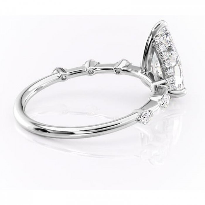 Inel de logodnă Lilya din aur Alb 14kt cu moissanite tăietură pară – Pietre laterale rafinată pentru profil mediu | Personalizează și configurează gratuit online [3]