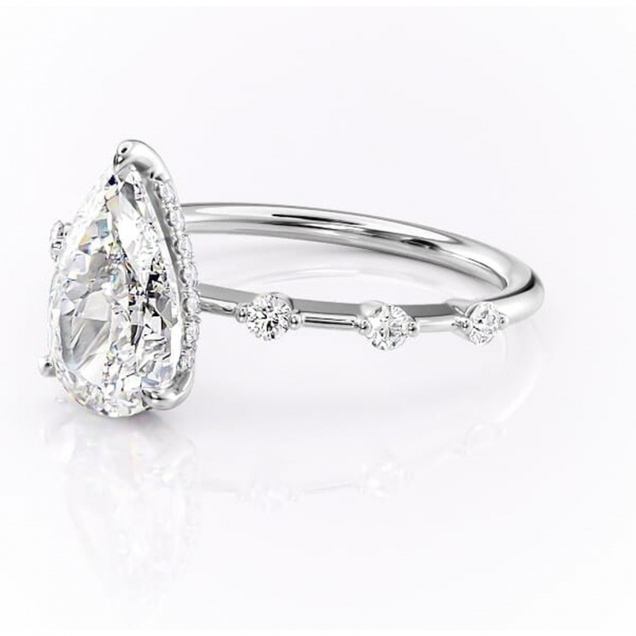 Inel de logodnă Lilya din aur Alb 14kt cu moissanite tăietură pară – Pietre laterale rafinată pentru profil mediu | Personalizează și configurează gratuit online [7]