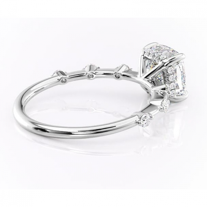 Inel de logodnă Lilya din aur Alb 14kt cu moissanite tăietură pernă – Pietre laterale rafinată pentru profil mediu | Personalizează și configurează gratuit online [3]