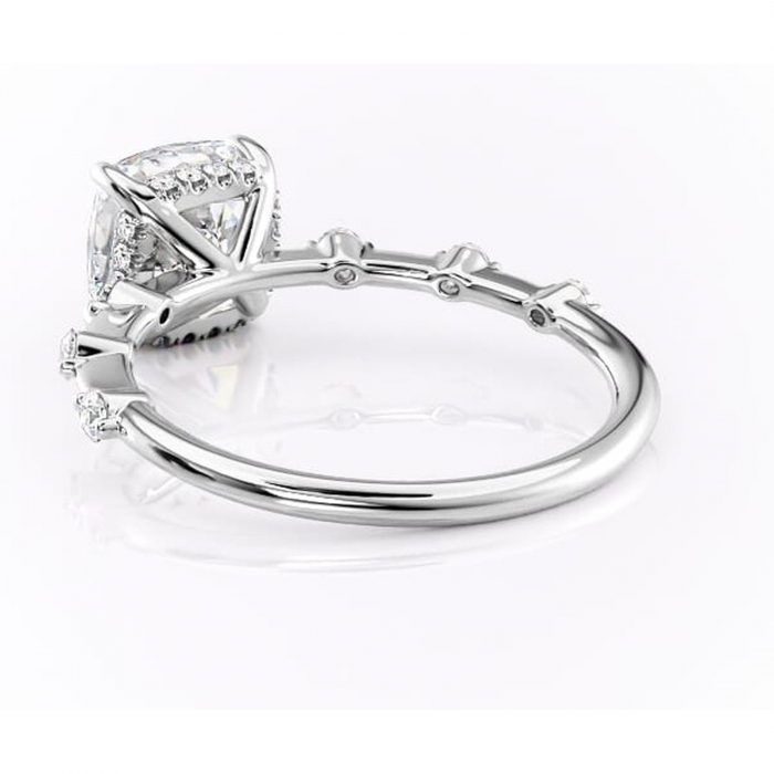 Inel de logodnă Lilya din aur Alb 14kt cu moissanite tăietură pernă – Pietre laterale rafinată pentru profil mediu | Personalizează și configurează gratuit online [4]