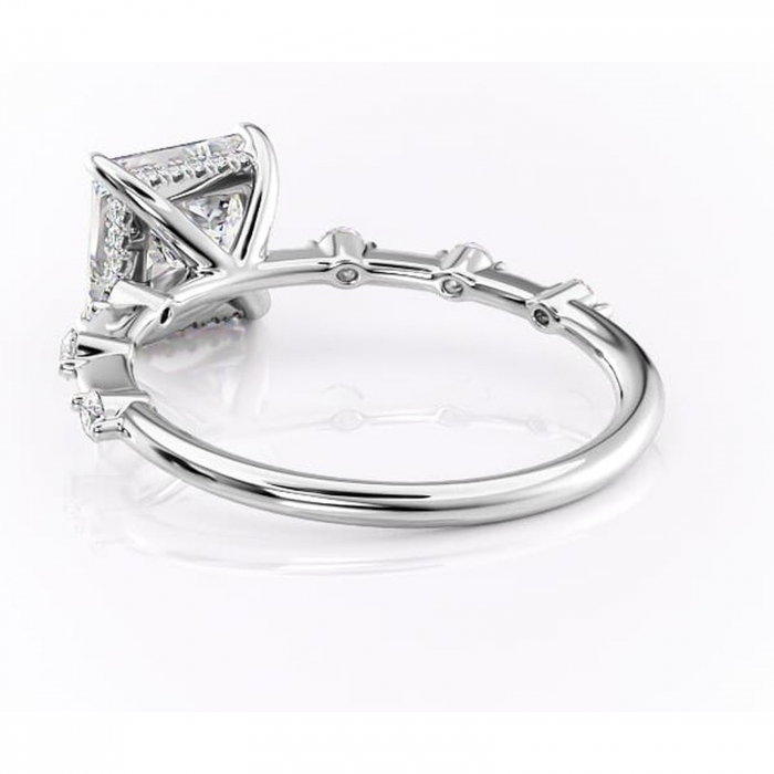 Inel de logodnă Lilya din aur Alb 14kt cu moissanite tăietură princess – Pietre laterale rafinată pentru profil mediu | Personalizează și configurează gratuit online [4]