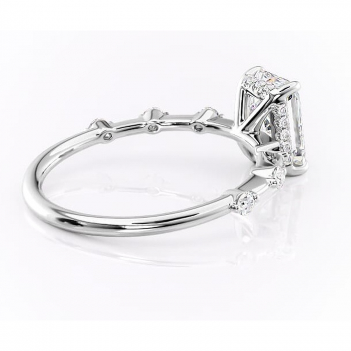 Inel de logodnă Lilya din aur Alb 14kt cu moissanite tăietură radiantă – Pietre laterale rafinată pentru profil mediu | Personalizează și configurează gratuit online [3]