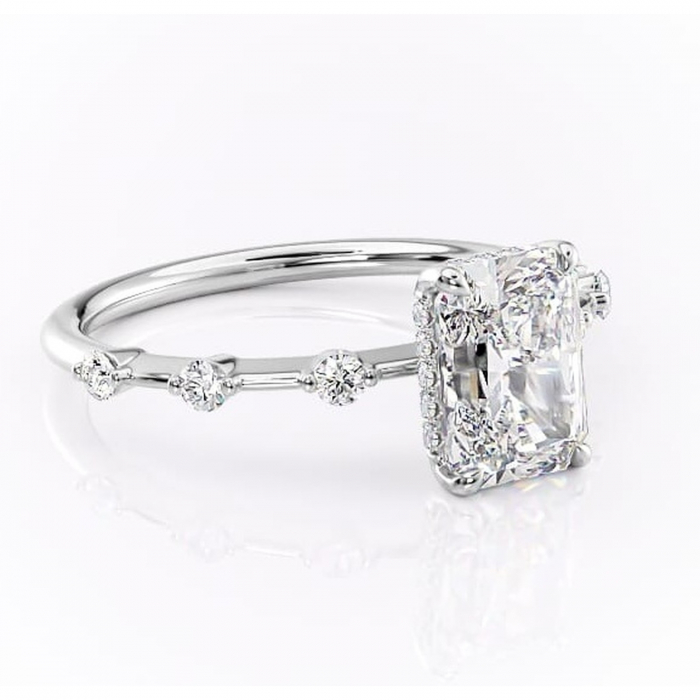 Inel de logodnă Lilya din aur Alb 14kt cu moissanite tăietură radiantă – Pietre laterale rafinată pentru profil mediu | Personalizează și configurează gratuit online [1]