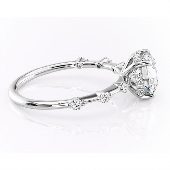 Inel de logodnă Lilya din aur Alb 14kt cu moissanite tăietură rotundă – Pietre laterale rafinată pentru profil mediu | Personalizează și configurează gratuit online [2]