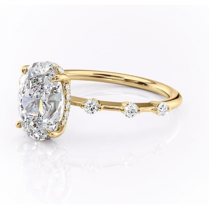 Inel de logodnă Lilya din aur Galben 18kt cu moissanite tăietură ovală – Pietre laterale rafinată pentru profil mediu | Personalizează și configurează gratuit online [7]